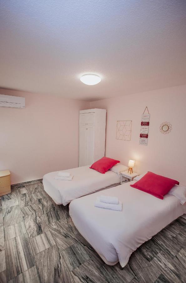 See The Sea - Mirando Al Mar & Aplus Apartamentos Benidorm Bagian luar foto